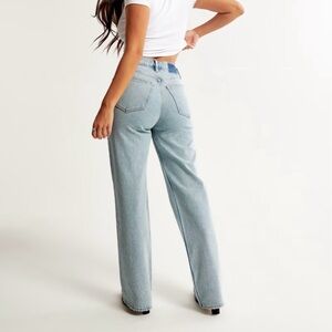 NWOT Abercrombie High Rise 90s Relaxed Jeans